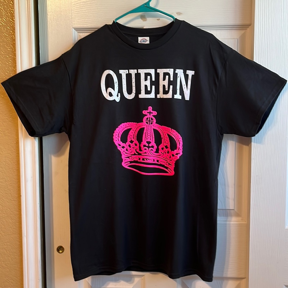 Woman T-Shirt Size Large. “ QUEEN “